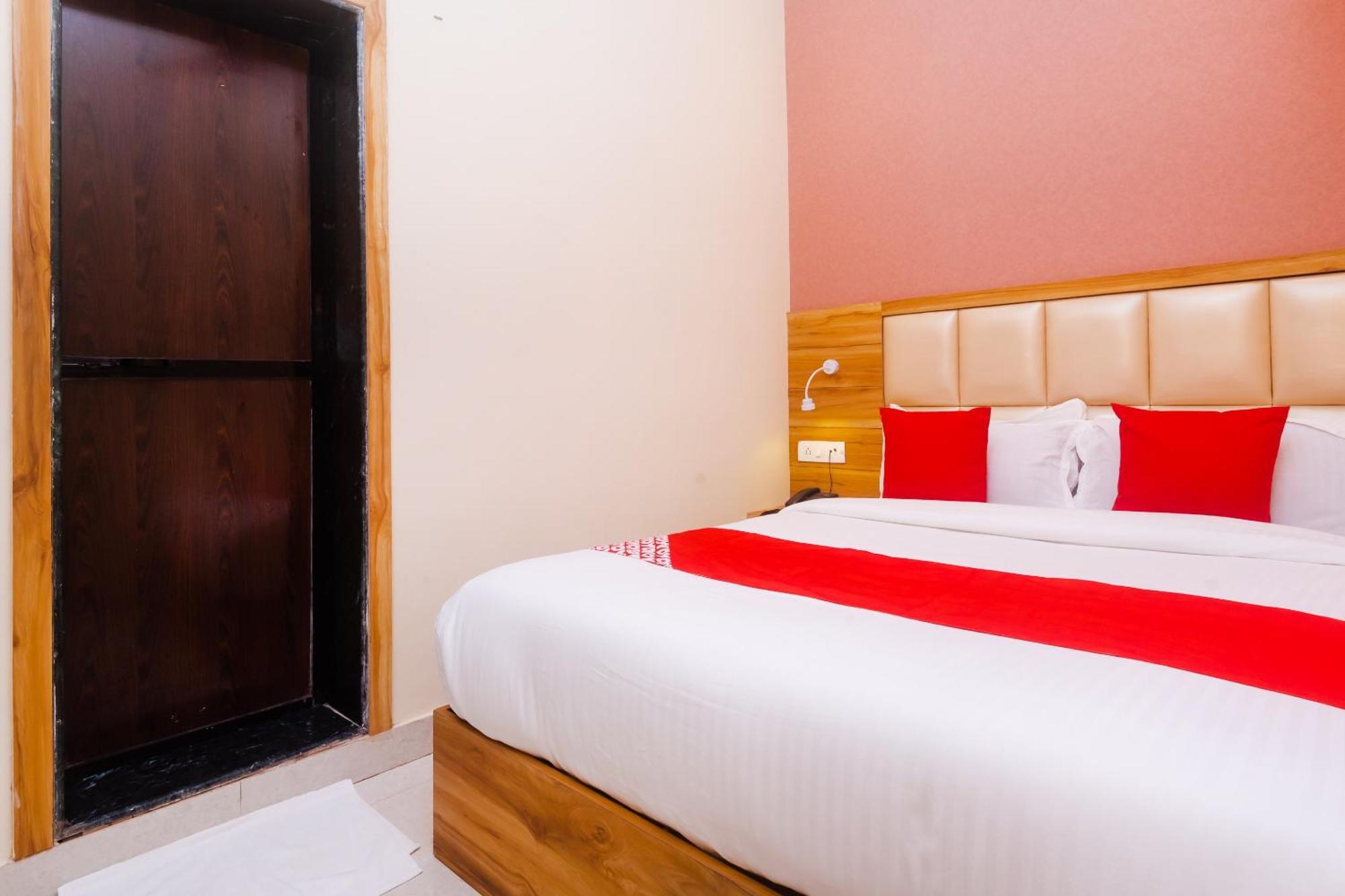 Hotel Sun City Near Saifee Hospital And Hn Reliance Hospital Mumbai Exterior foto